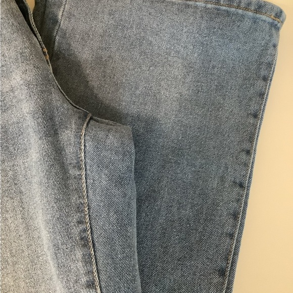 Wild Fable Size 3 Low Rise Flare Women's Jeans Preloved - Picture 2 of 5